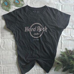 Title: womens vintage y2k black t shirt from hard rock cafe